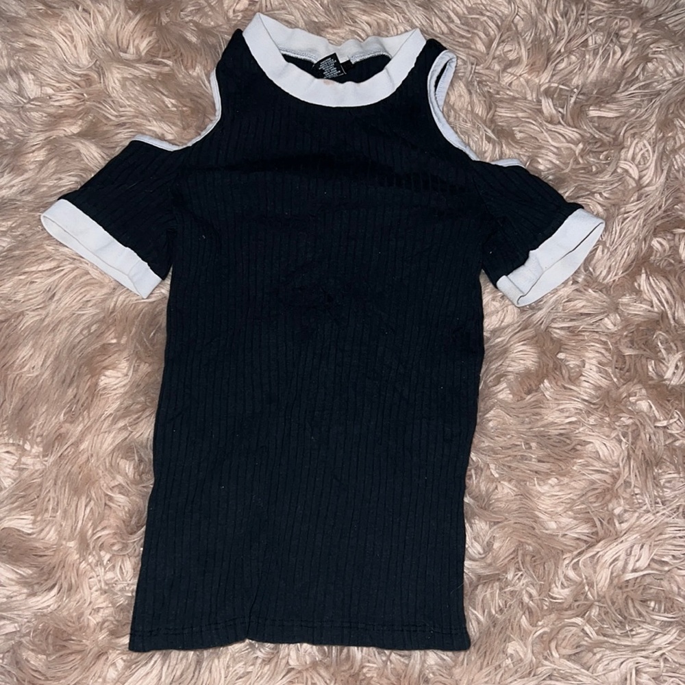 Very nice stretchy half and half shoulders black and white